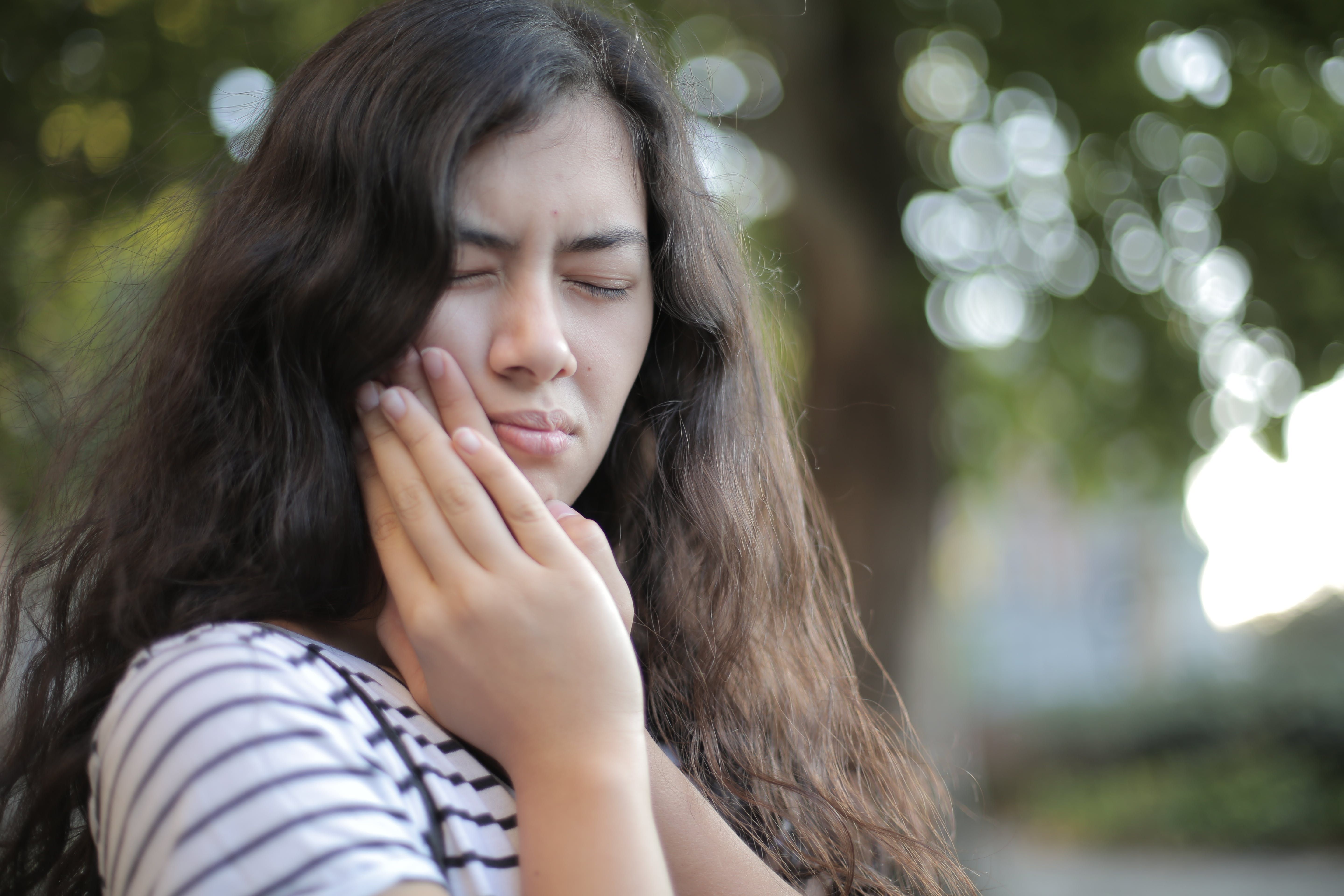 Anti-Schnarchschienen im Check: Zahnschmerzen und Verspannungen treten meist nur kurzzeitig in der Eingewöhnungsphase auf.
